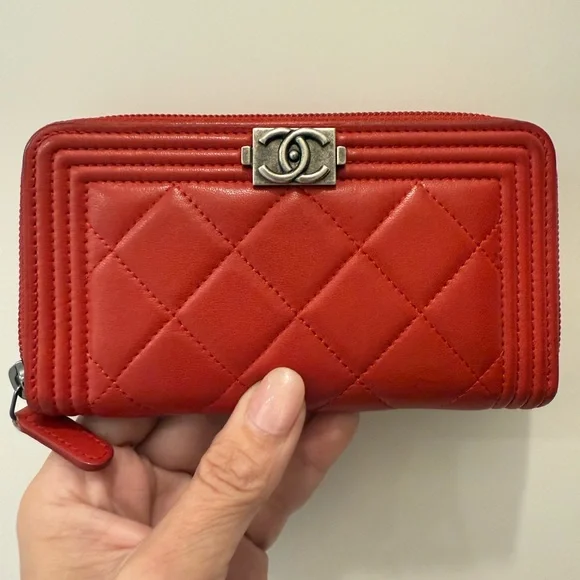 Chanel ‘Boy Chanel Zipped Wallet’ - Picture 3 of 7